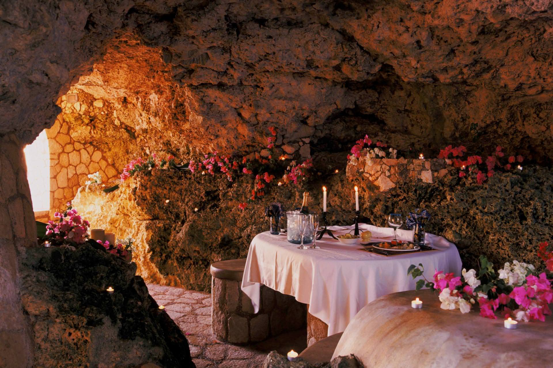 Image montrant un endroit convivial à dinner dans l'hôtel Terre des 4 éléments.